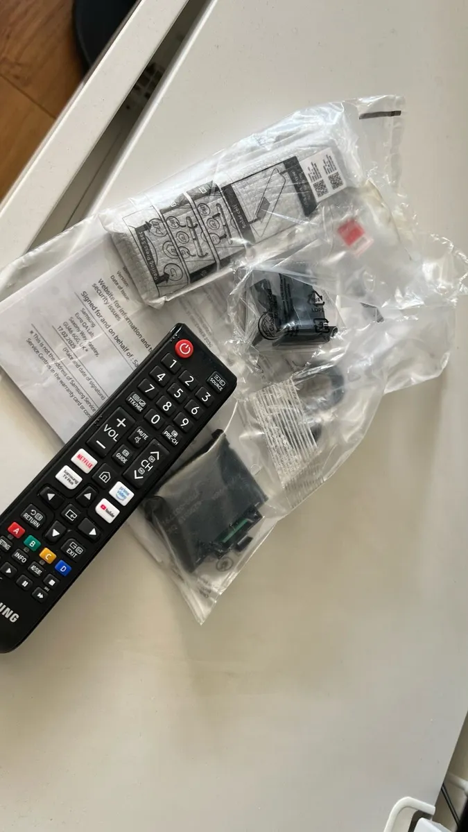 SAMSUNG 55” OLED TV - Image 4