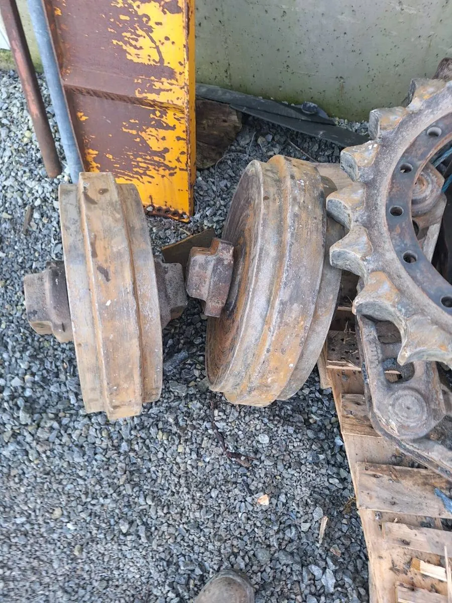 45 links chains sprocks idler rollers off zaxis - Image 1