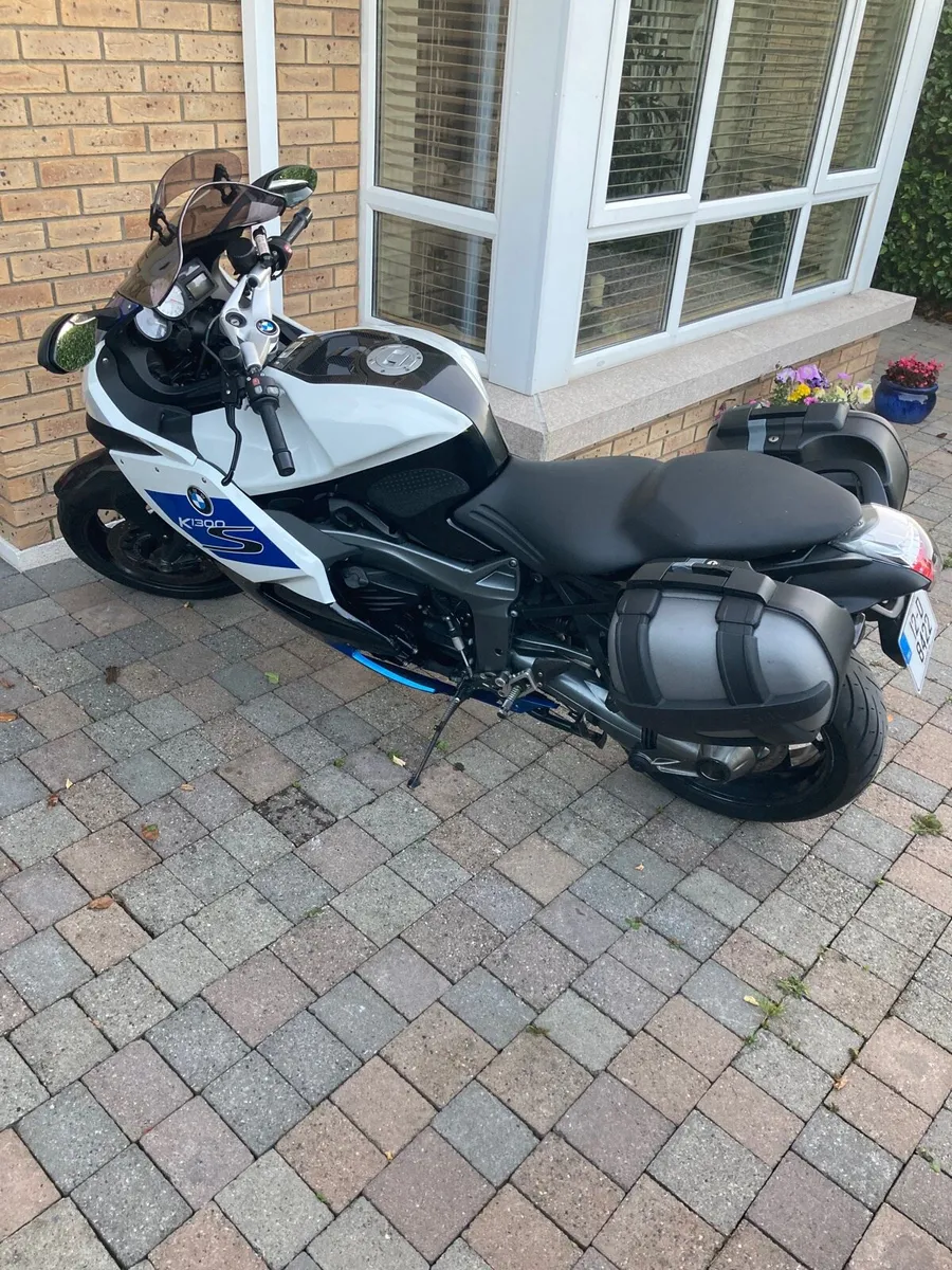 Motorcycle - Image 4