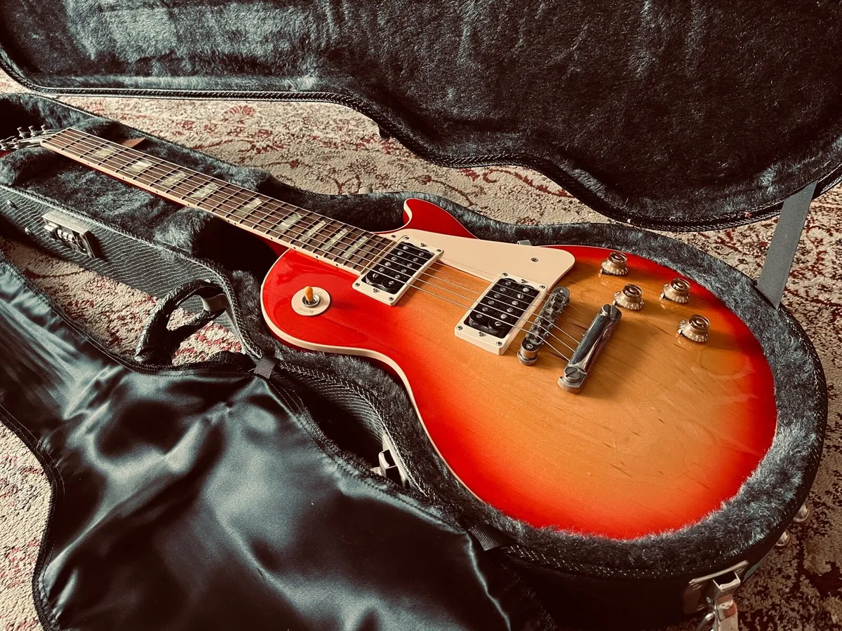 Gibson Les Paul Classic “1950” Reissue (2005) - Image 2