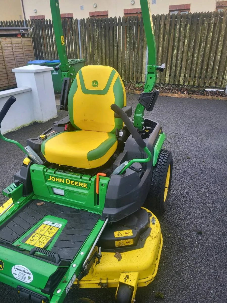John Deere Zero Turn Mower - Image 3