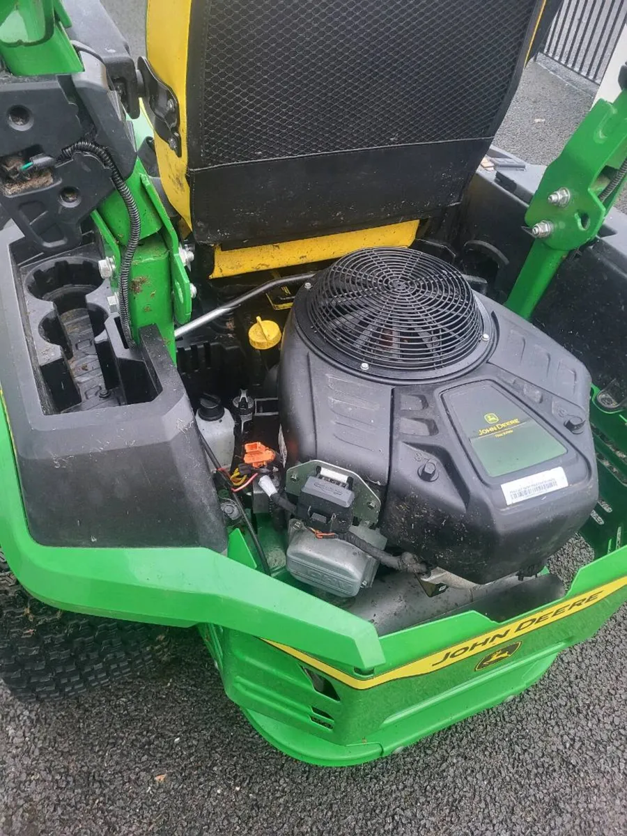 John Deere Zero Turn Mower - Image 4