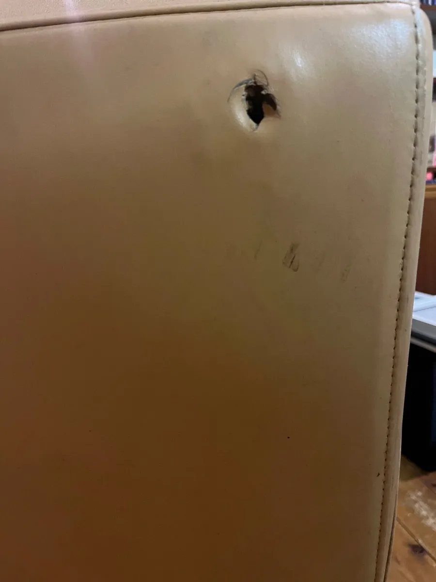 Pair of vintage leather designer armchairs - Image 1