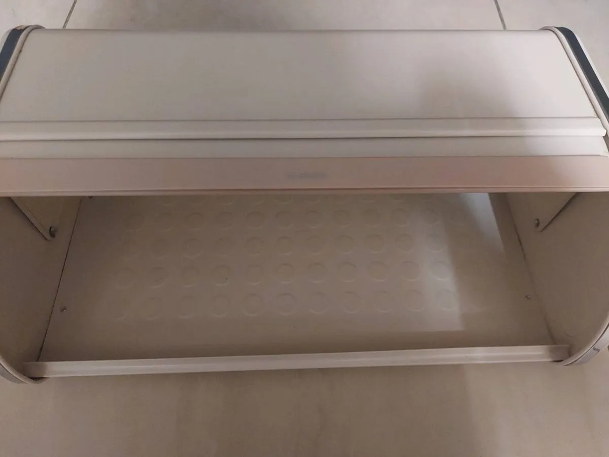 Brabantia Roll Top Bread Bin Soft Beige - Image 4