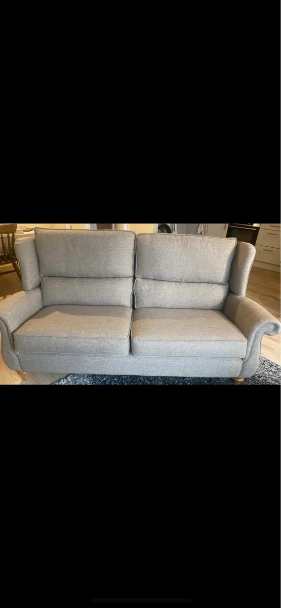 Stunning Sofa from Finline Furniture like new ✨✨⭐️ - Image 2