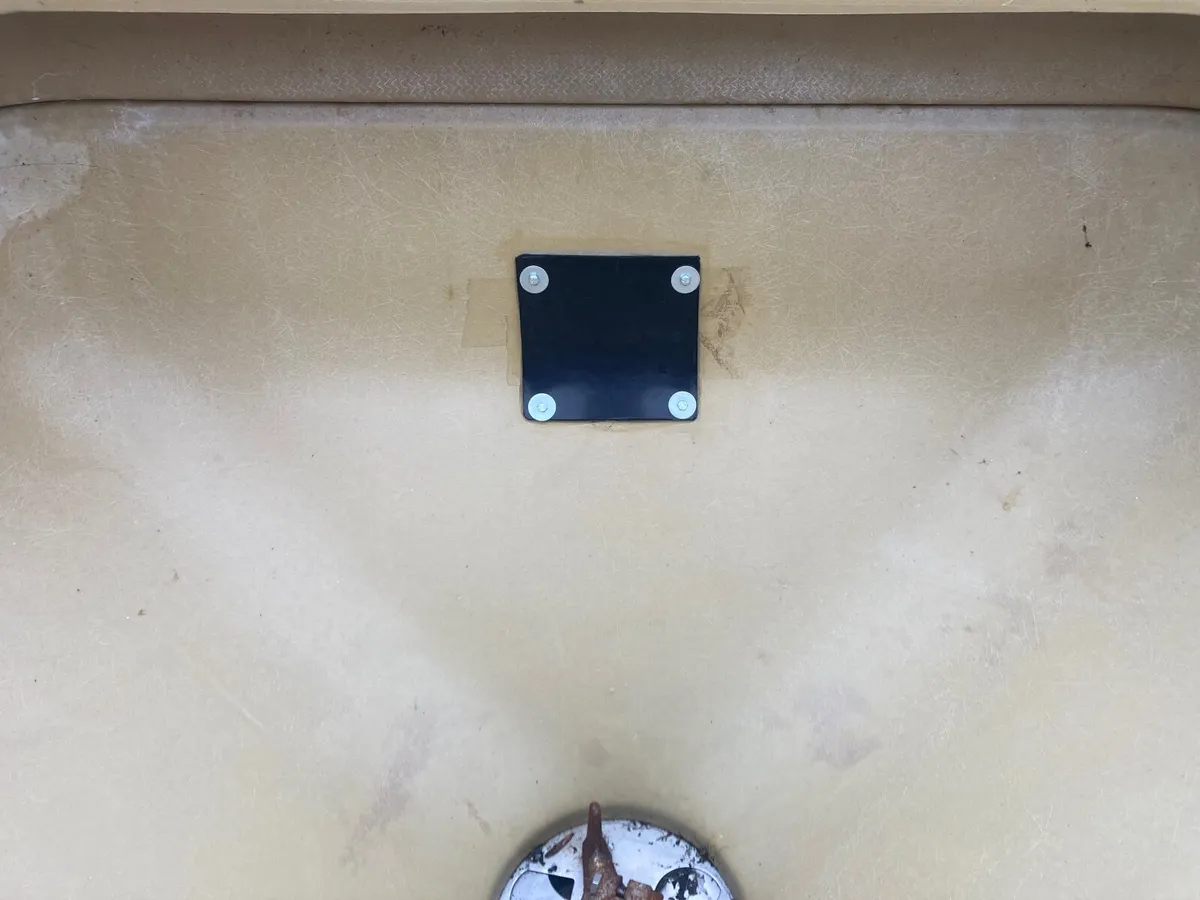 Abbey Fertilizer Spreader - Image 2