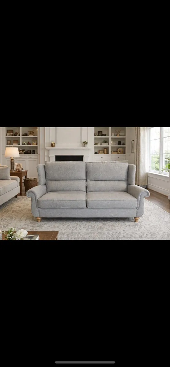 Stunning Sofa from Finline Furniture like new ✨✨⭐️ - Image 1