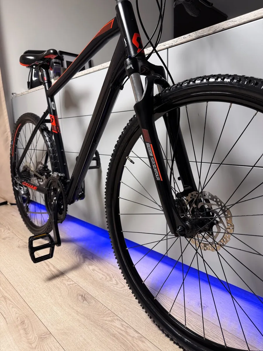 SCOTT Sub Cross Hybrid Bike - Image 4