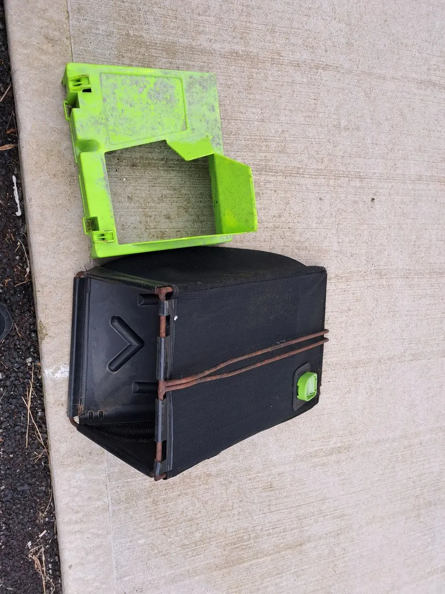 Lawnmower  grass boxs - Image 1