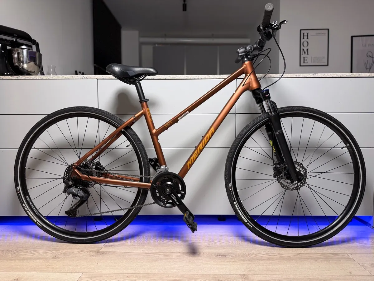 Merida Cross Way 100 Hybrid Bike (Like New) - Image 1