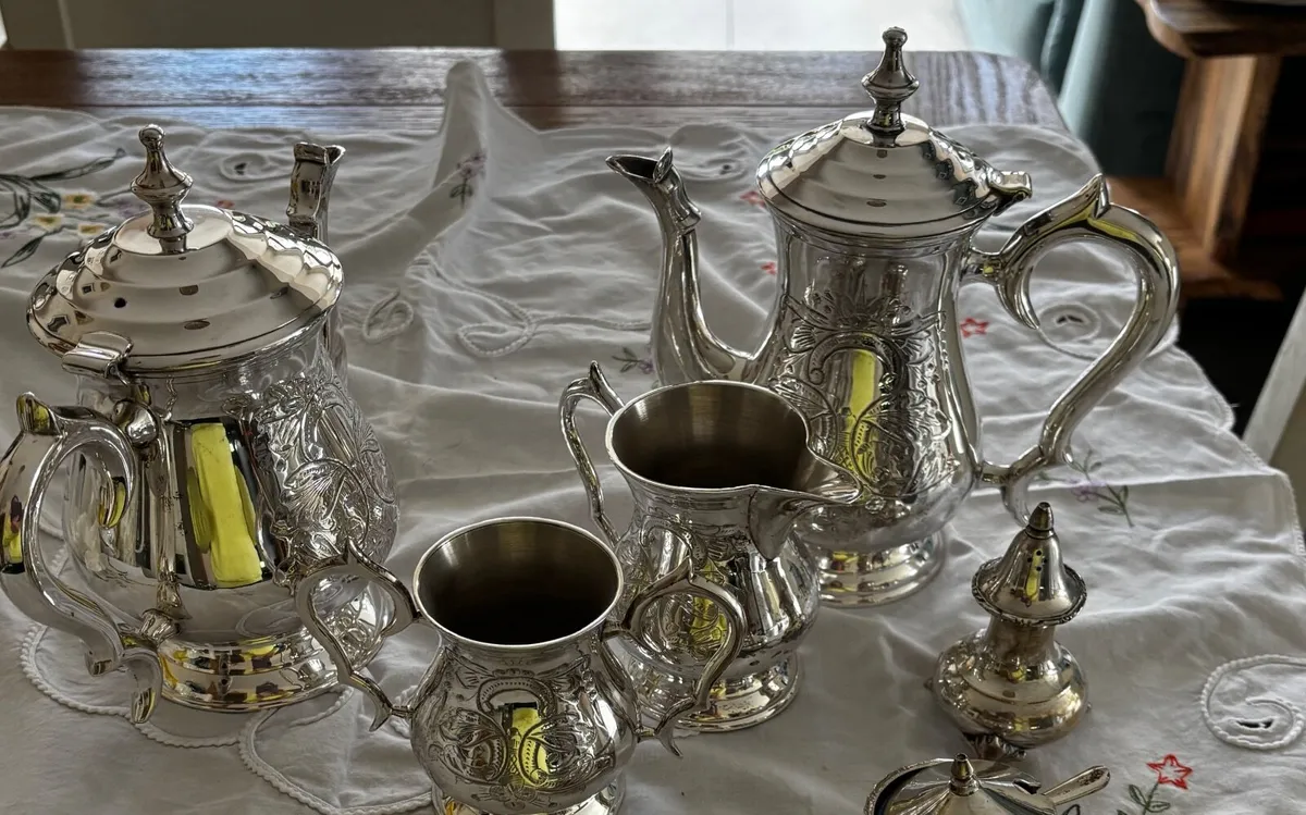 Sliver coffee & teapot with sugar bowl & jug - Image 1