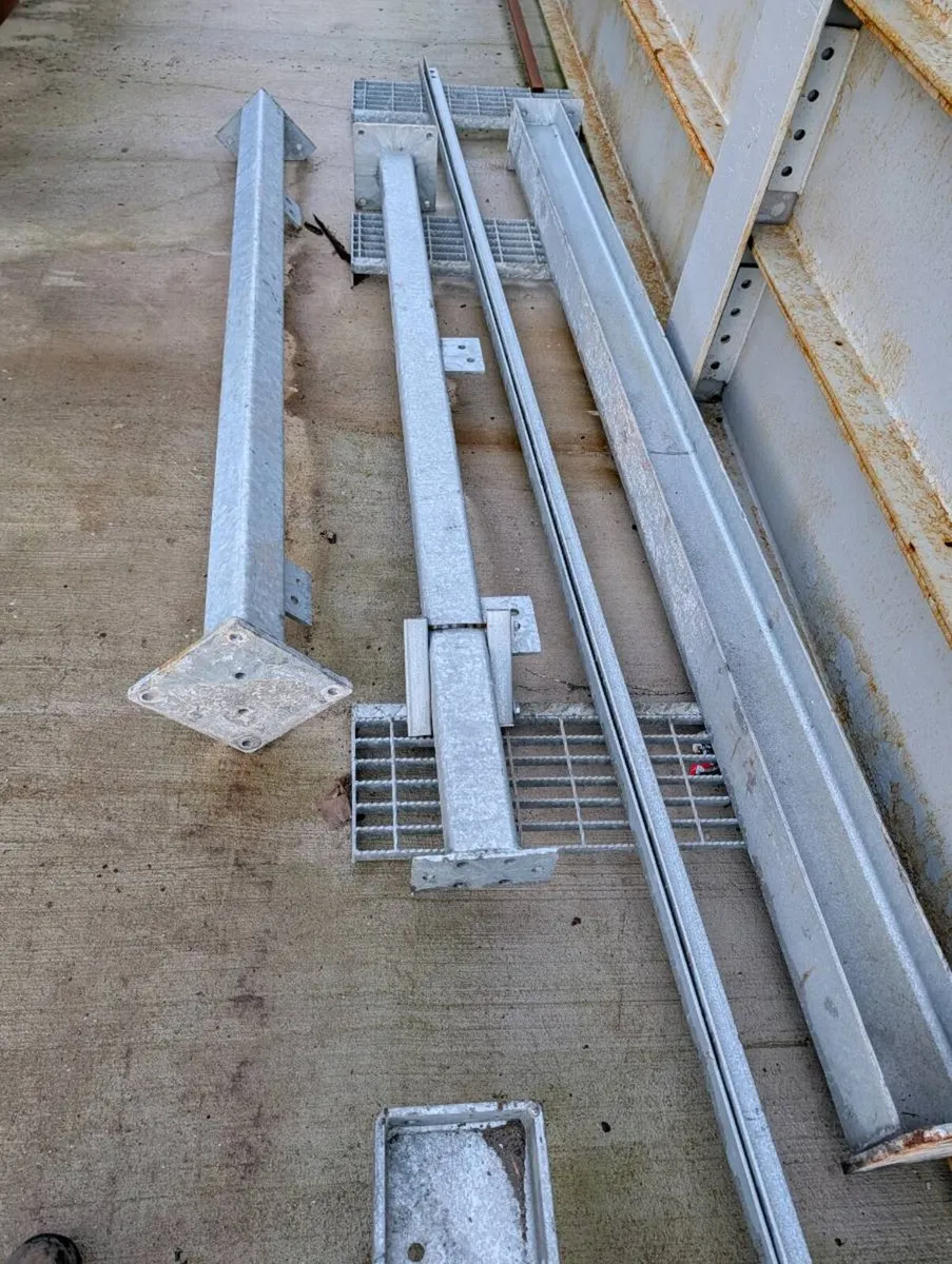 Galvanized steel walkways and stairs - Image 1