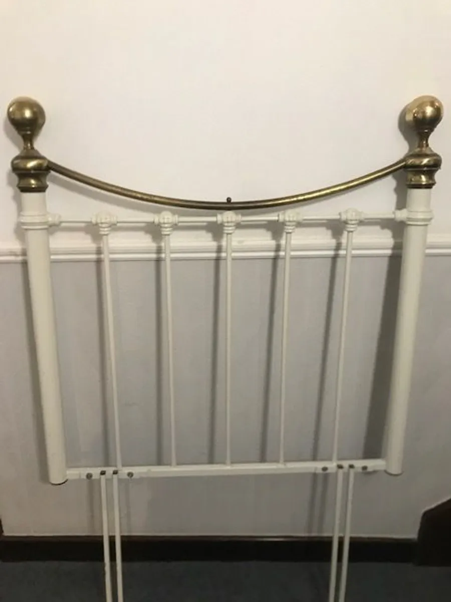 Single bed - Headboard