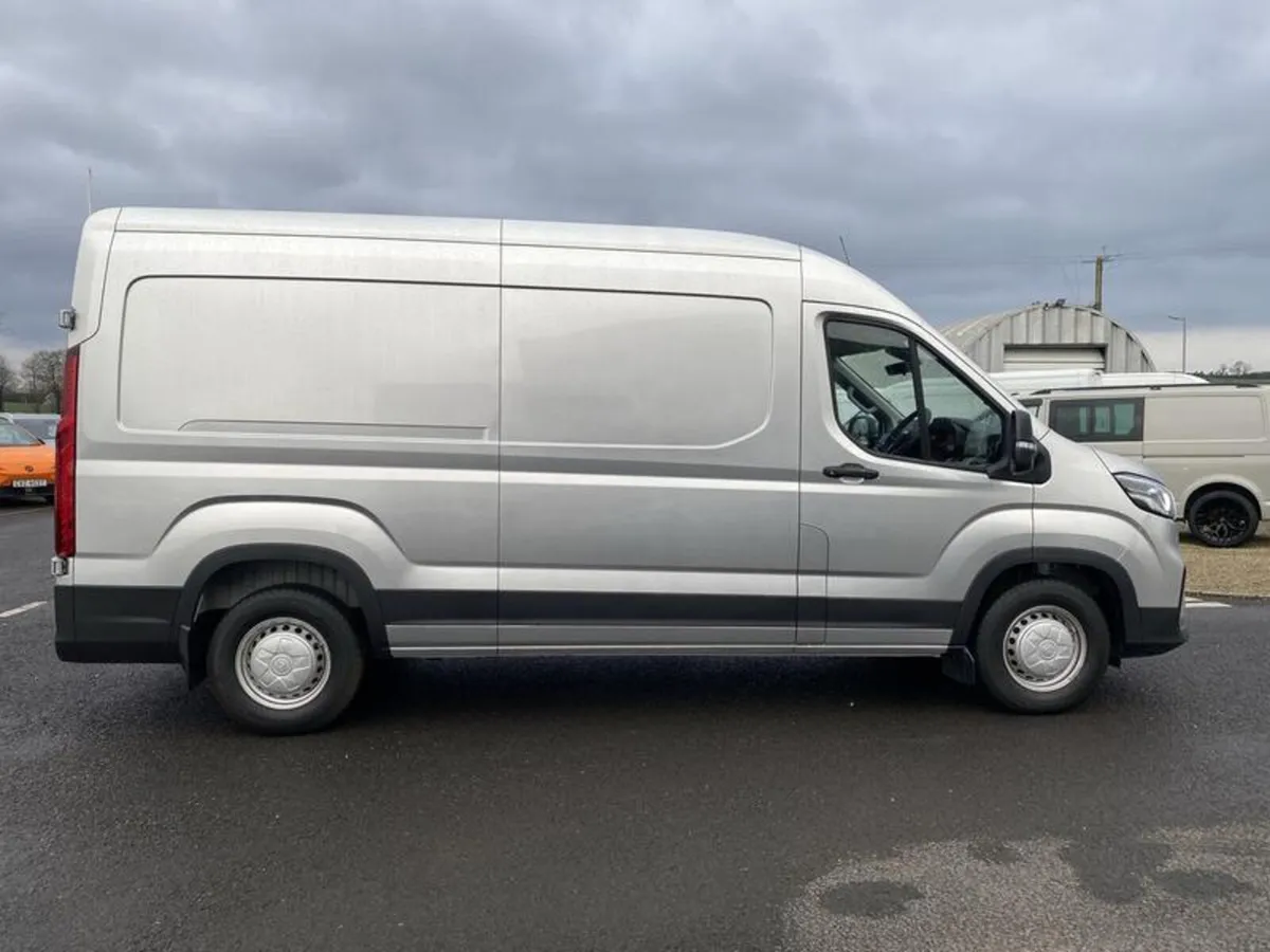 Maxus DELIVER 9 LWB  FWD 2.0 D20 150  Van - Image 4