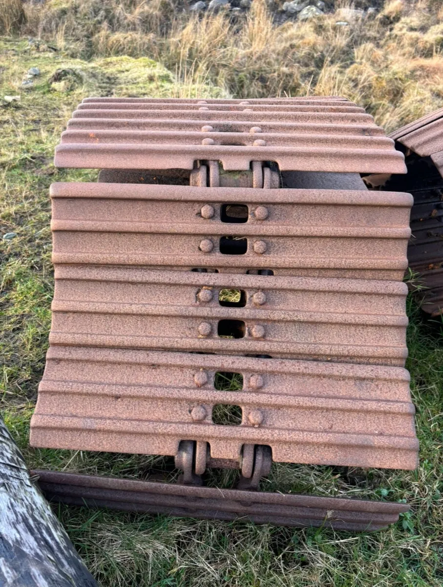 2ft pads (600mm) hitachi EX 60-3 - Image 1