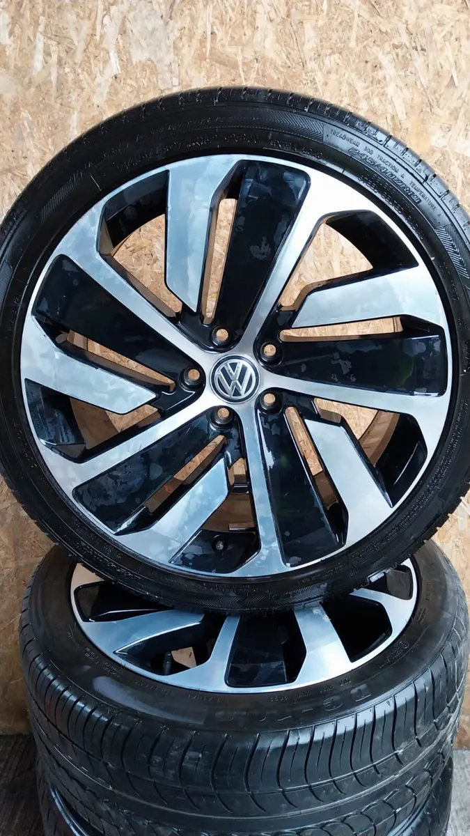 2019 Volkswagen Arteon 19" Alloy Wheels 245/40R19 - Image 3