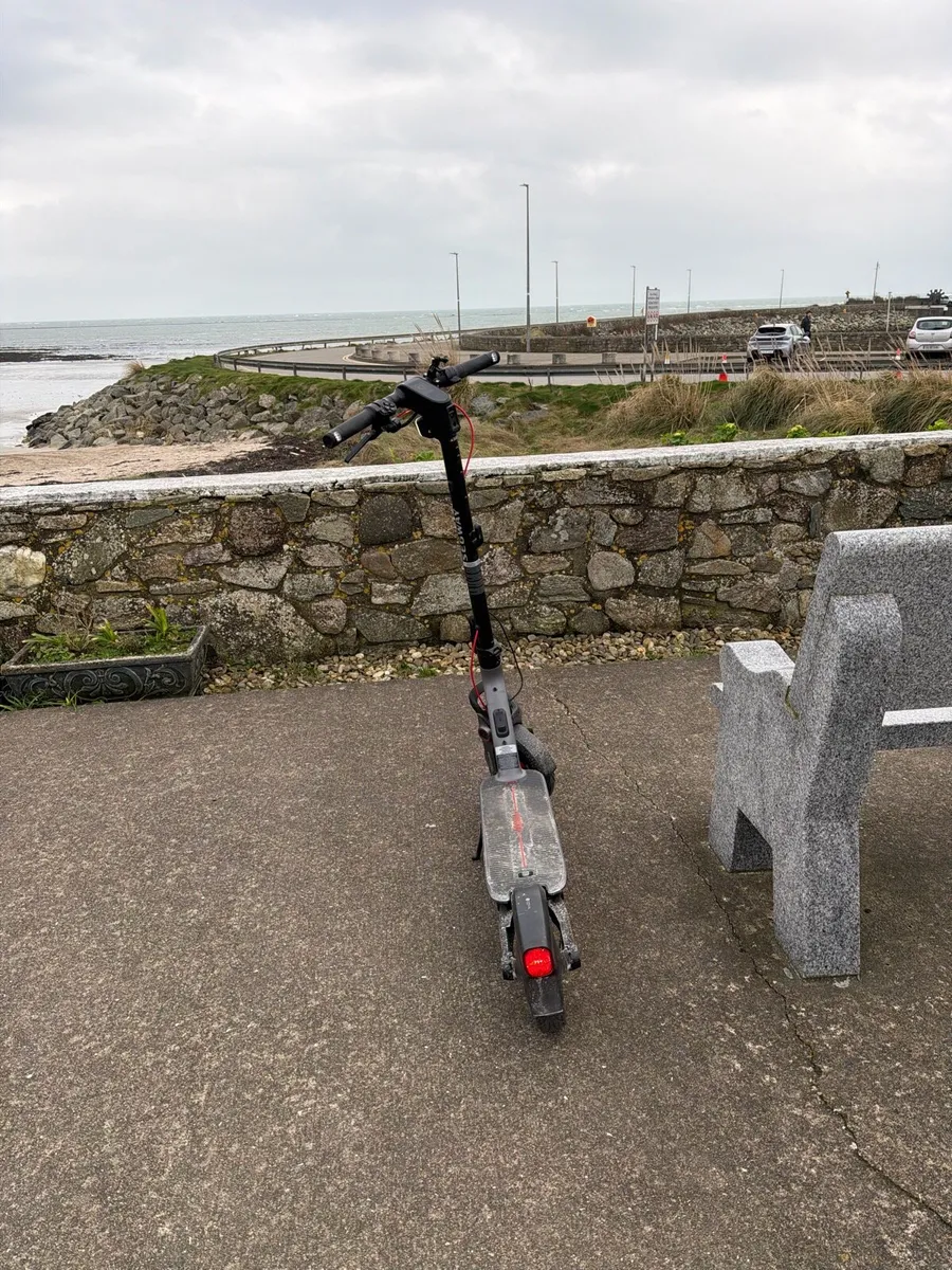 Electric scooter - Image 2