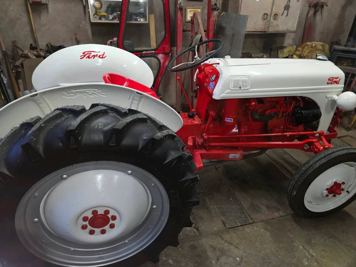 Ford 8n vintage tractor - Image 2
