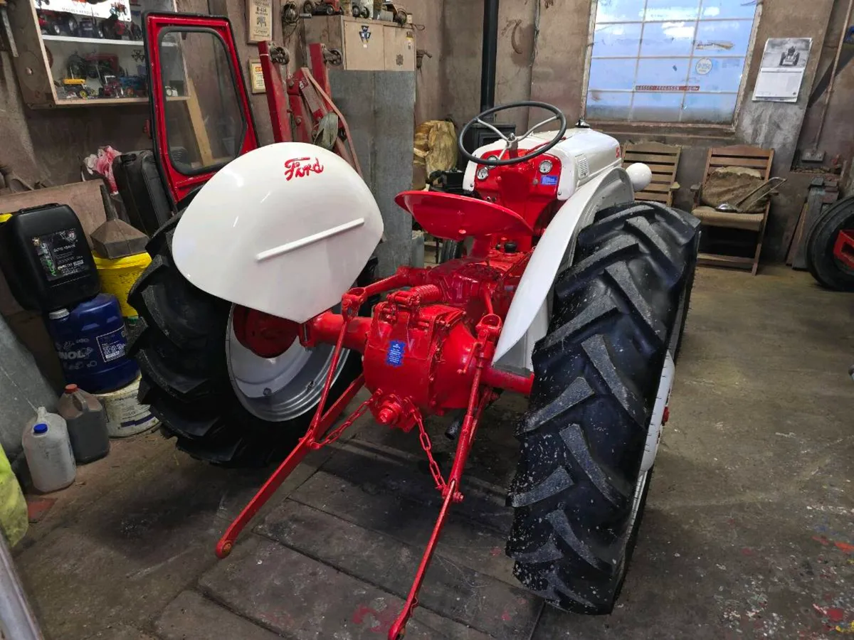 Ford 8n vintage tractor - Image 3