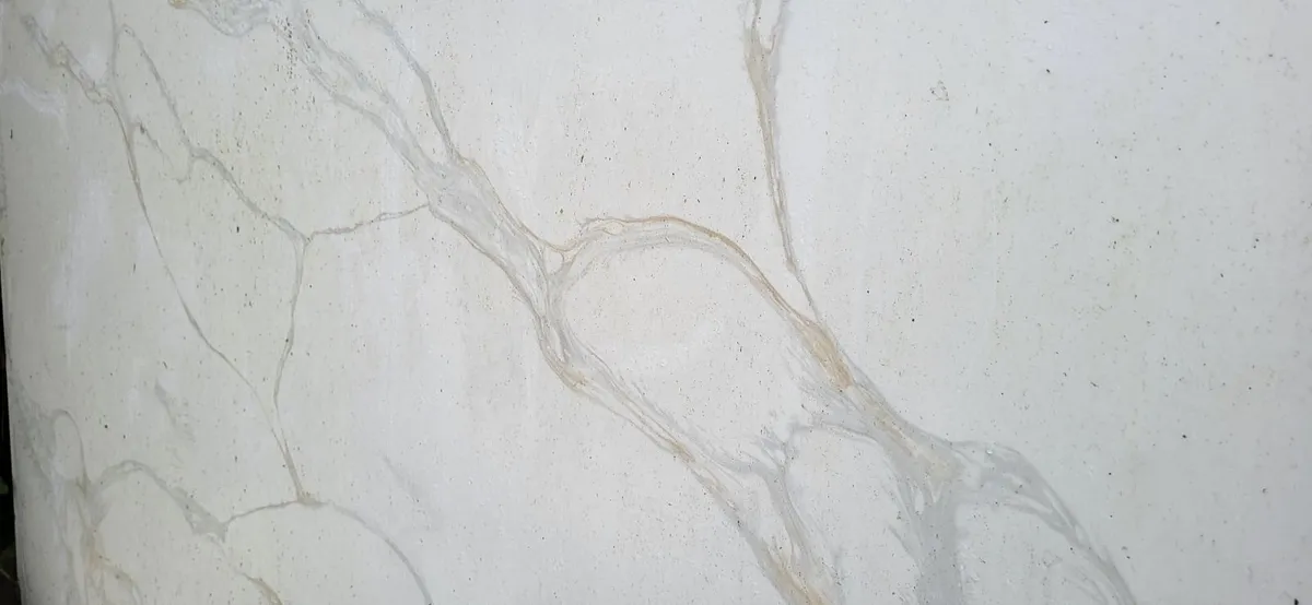 Gold calacutta quartz - Image 3