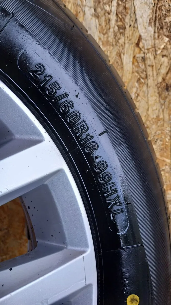 2015 Volkswagen Passat B8 16" Alloy Wheels Set - Image 4