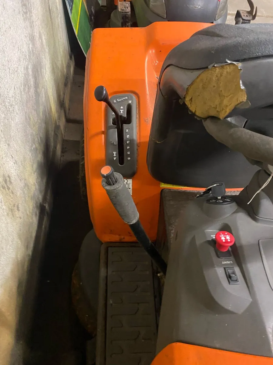Husqvarna CT151 ride on mower - Image 2