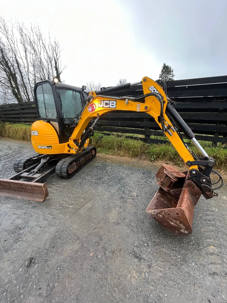 2017 2.8 tonn jcb mini digger - Image 1