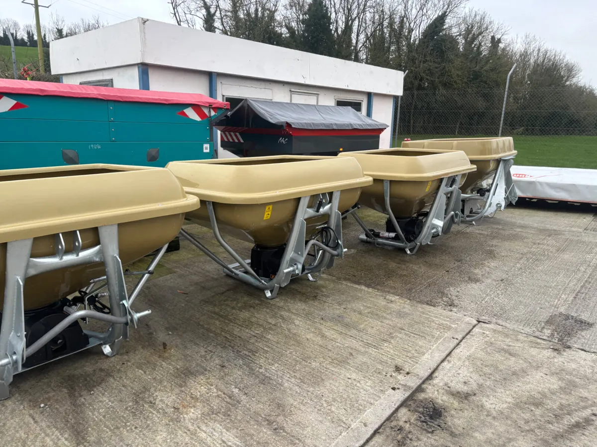 FULL RANGE OF BMC SPREADER - Image 1