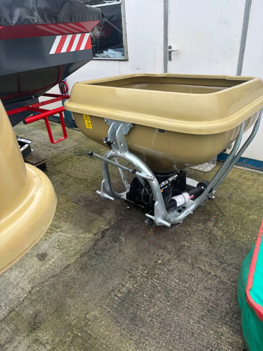 FULL RANGE OF BMC SPREADER - Image 3