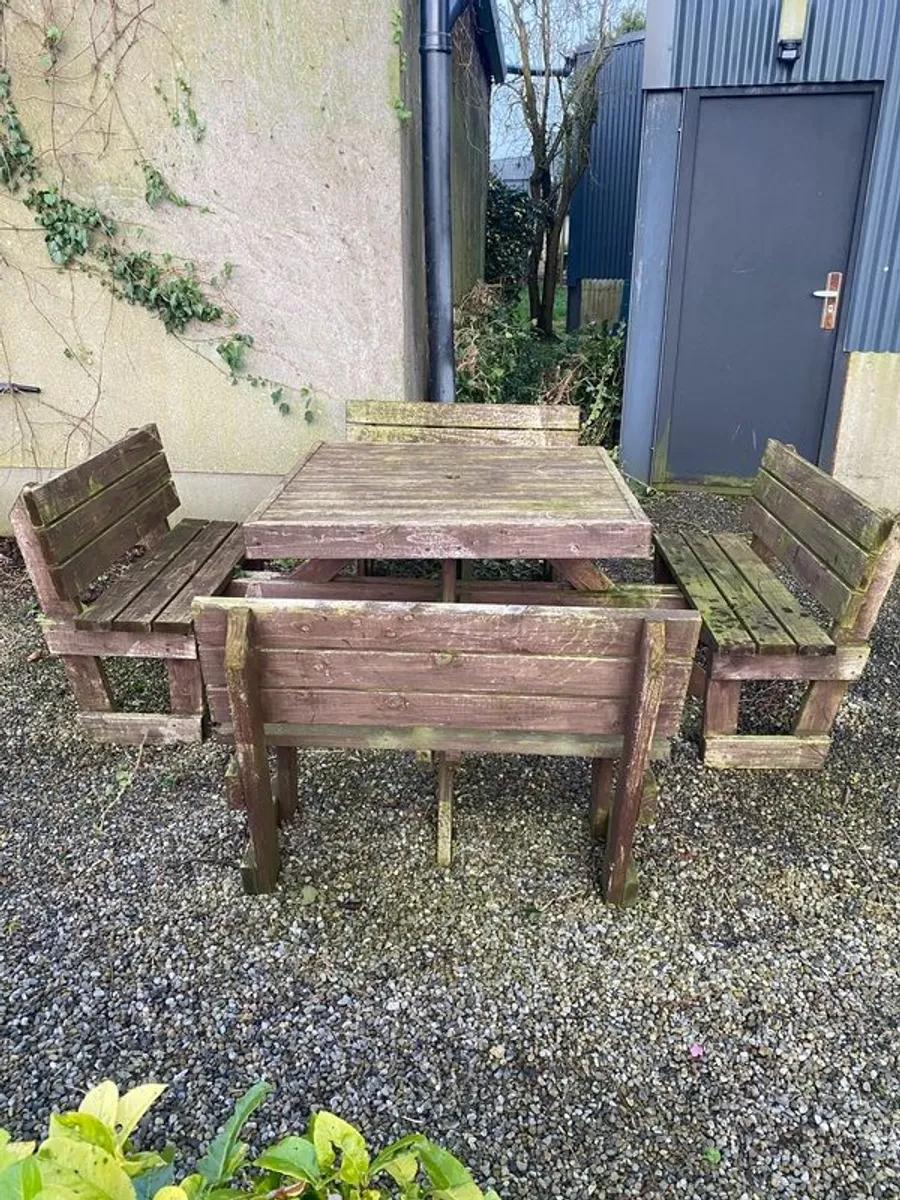 wooden garden bench