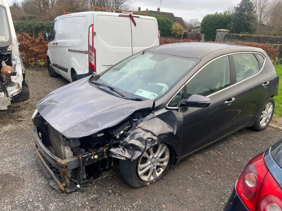 152 Kia ceed for breaking - Image 2