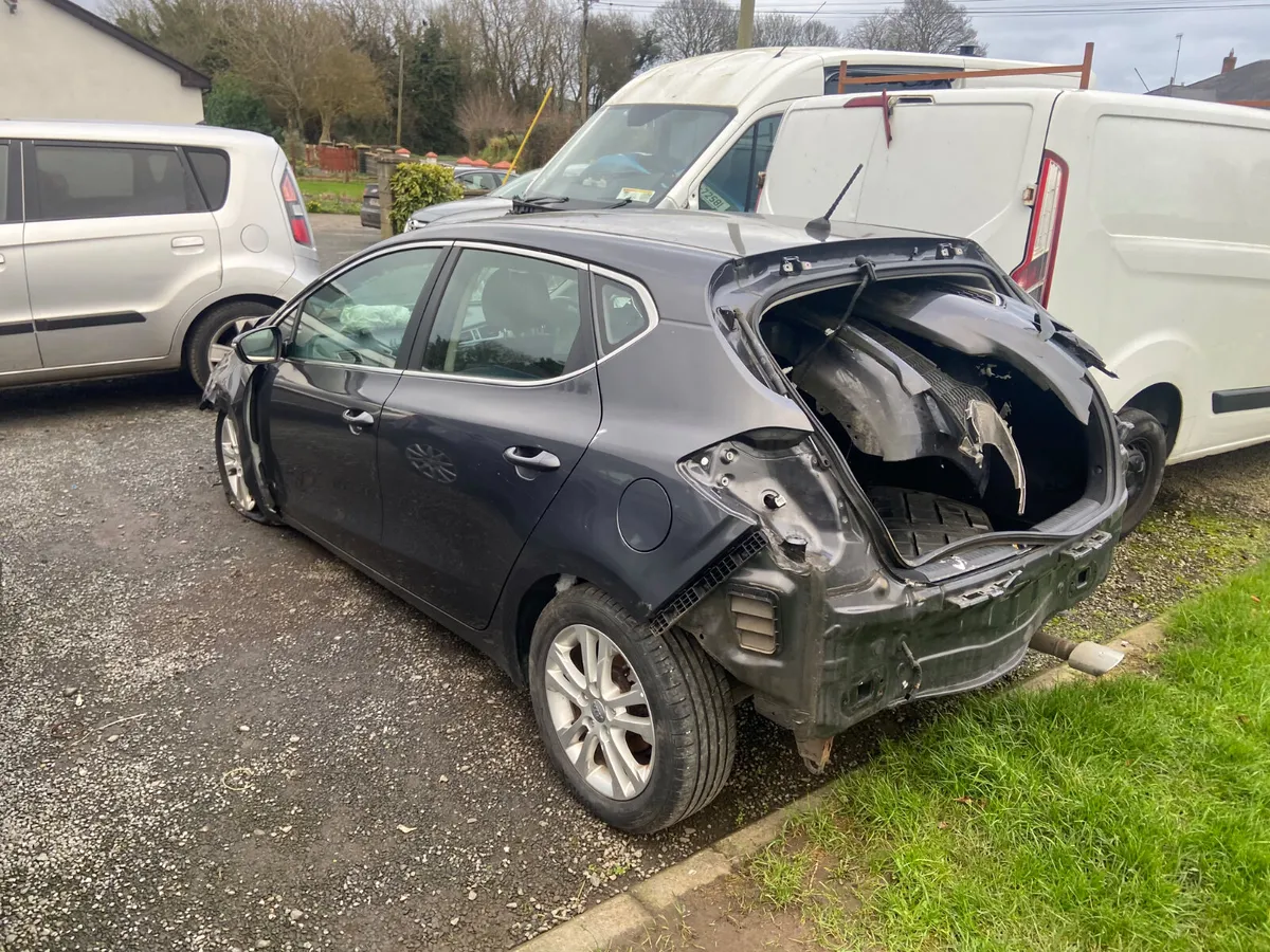 152 Kia ceed for breaking - Image 1
