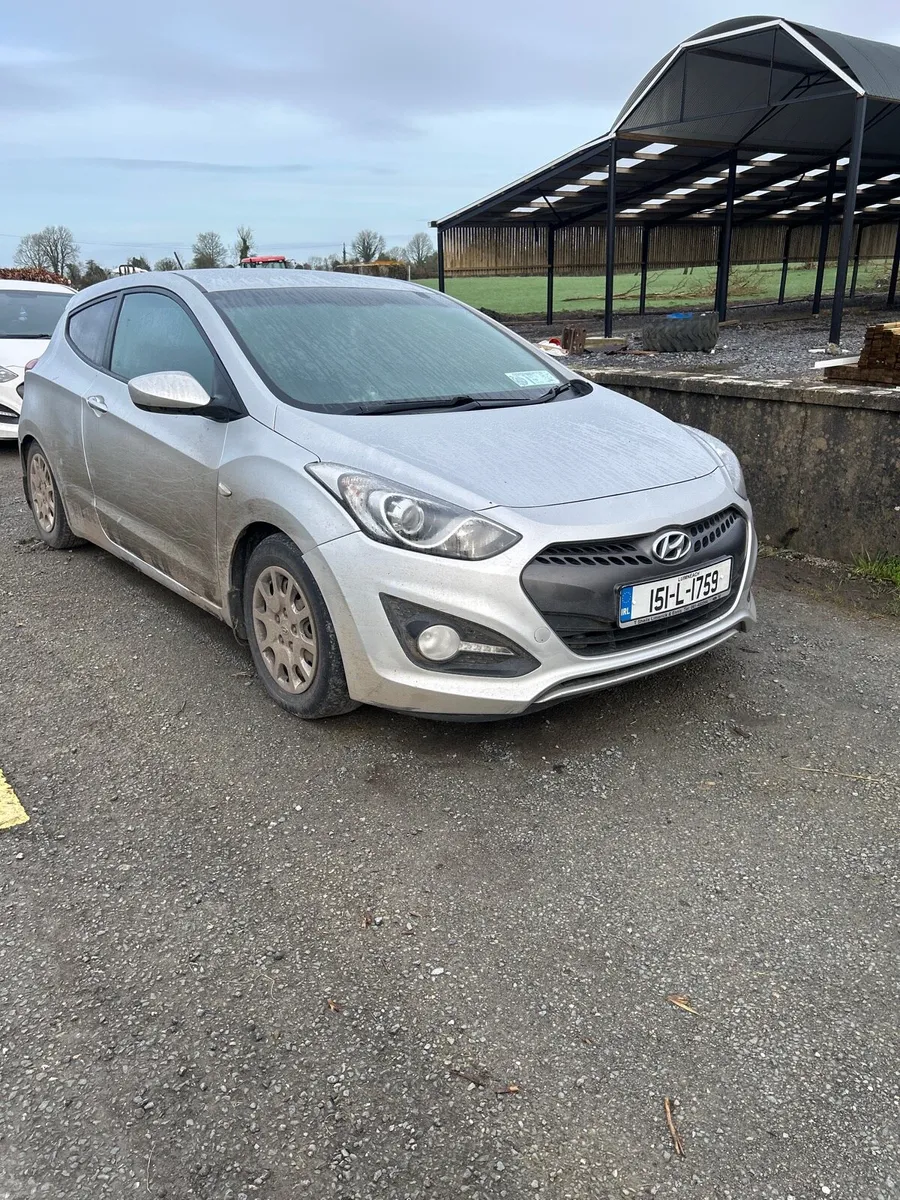 Hyundai i30 van - Image 2