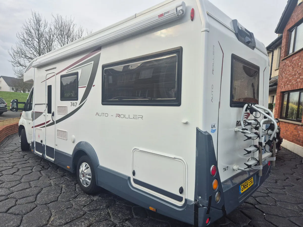 2018 / 6 / Berth   Auto  Roller  747 - Image 4