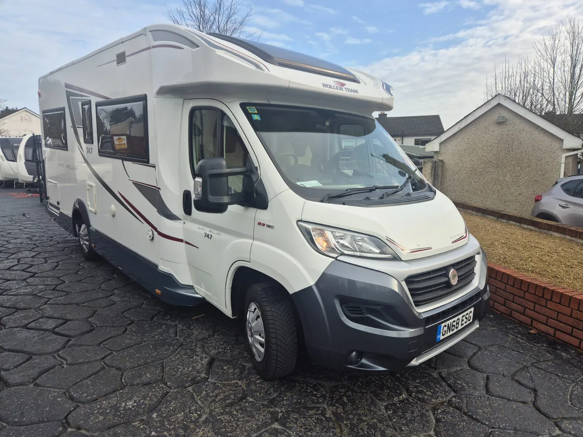 2018 / 6 / Berth   Auto  Roller  747 - Image 1