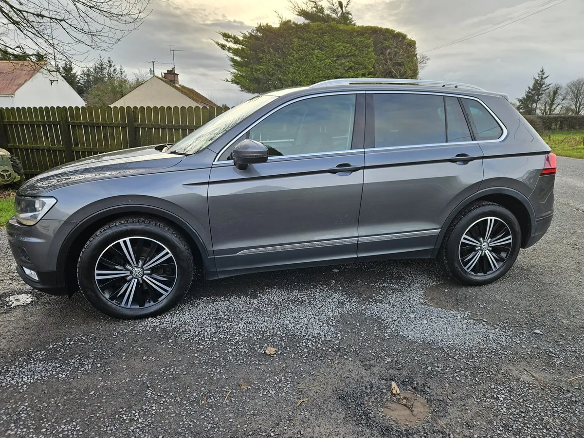 2017 VW Tiguan - Image 2
