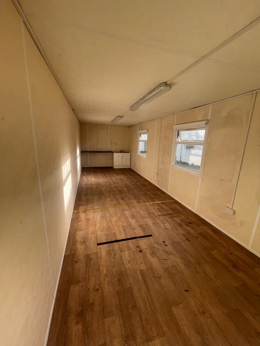 30ft x 10ft anti-vandal Canteen - Image 2