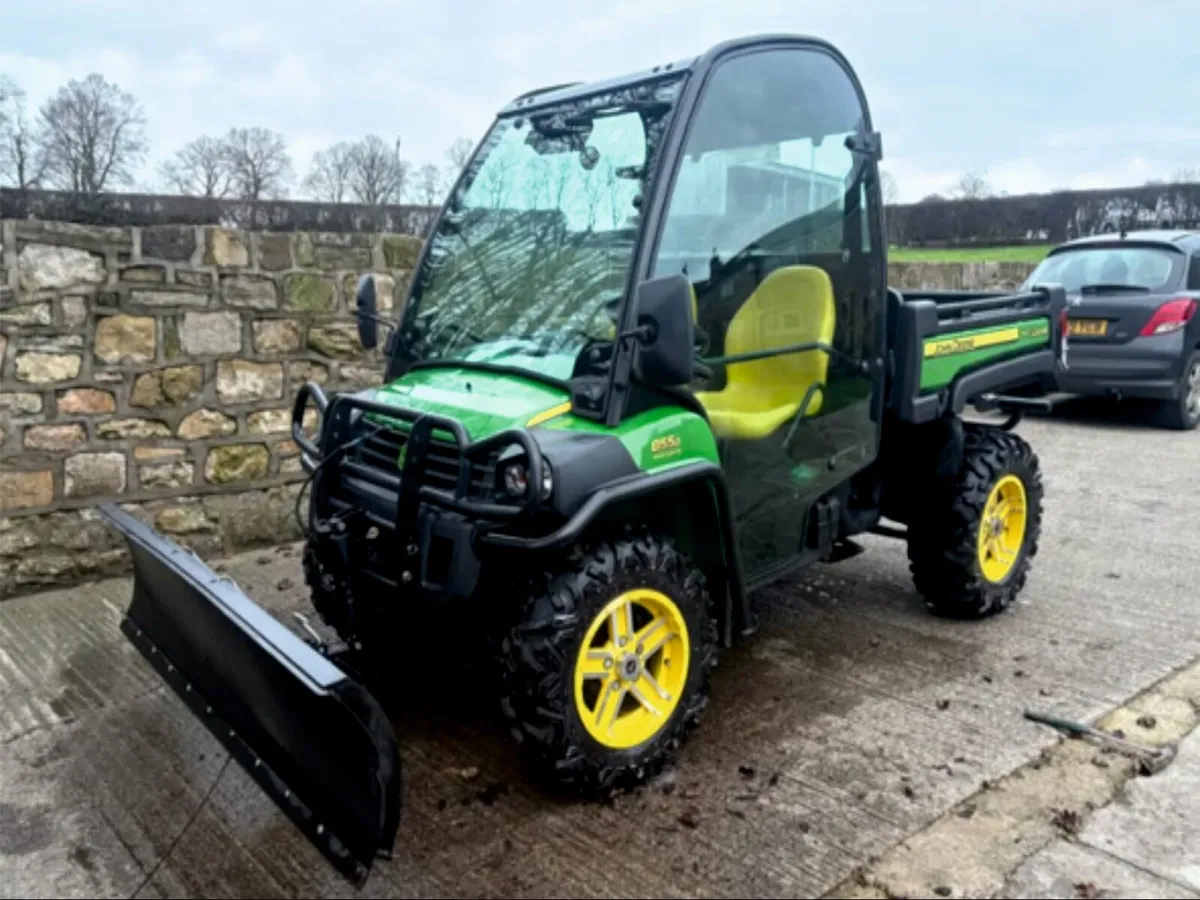 Snow plough for 855D - Image 1