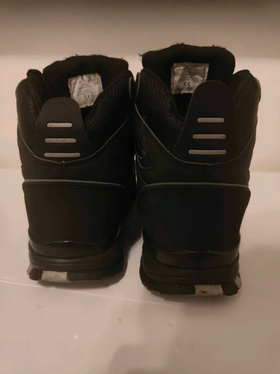 Safety boots - Image 3