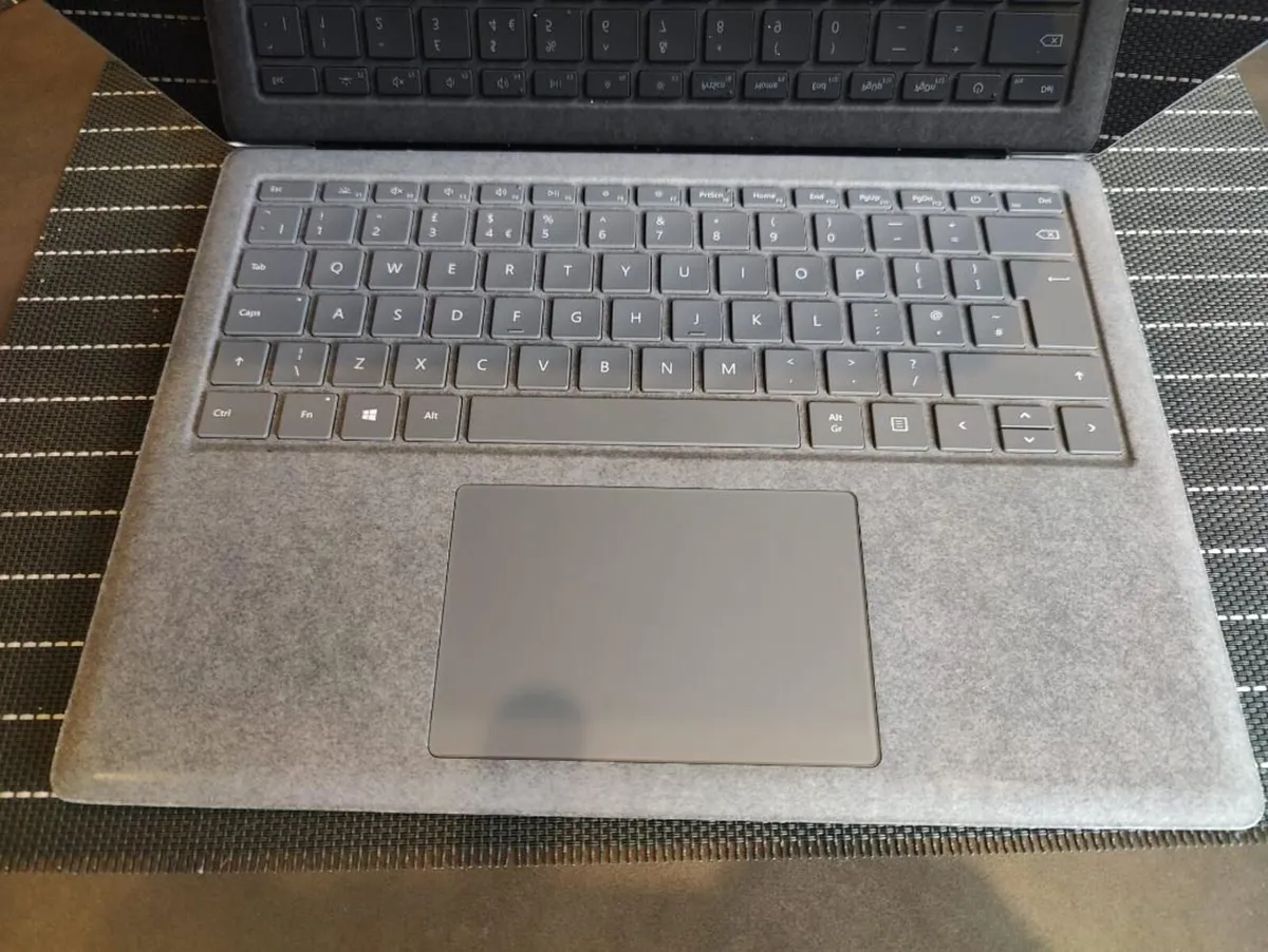 Microsoft Surface Laptop 3 Touch i5 8GB 256GB SSD - Image 4
