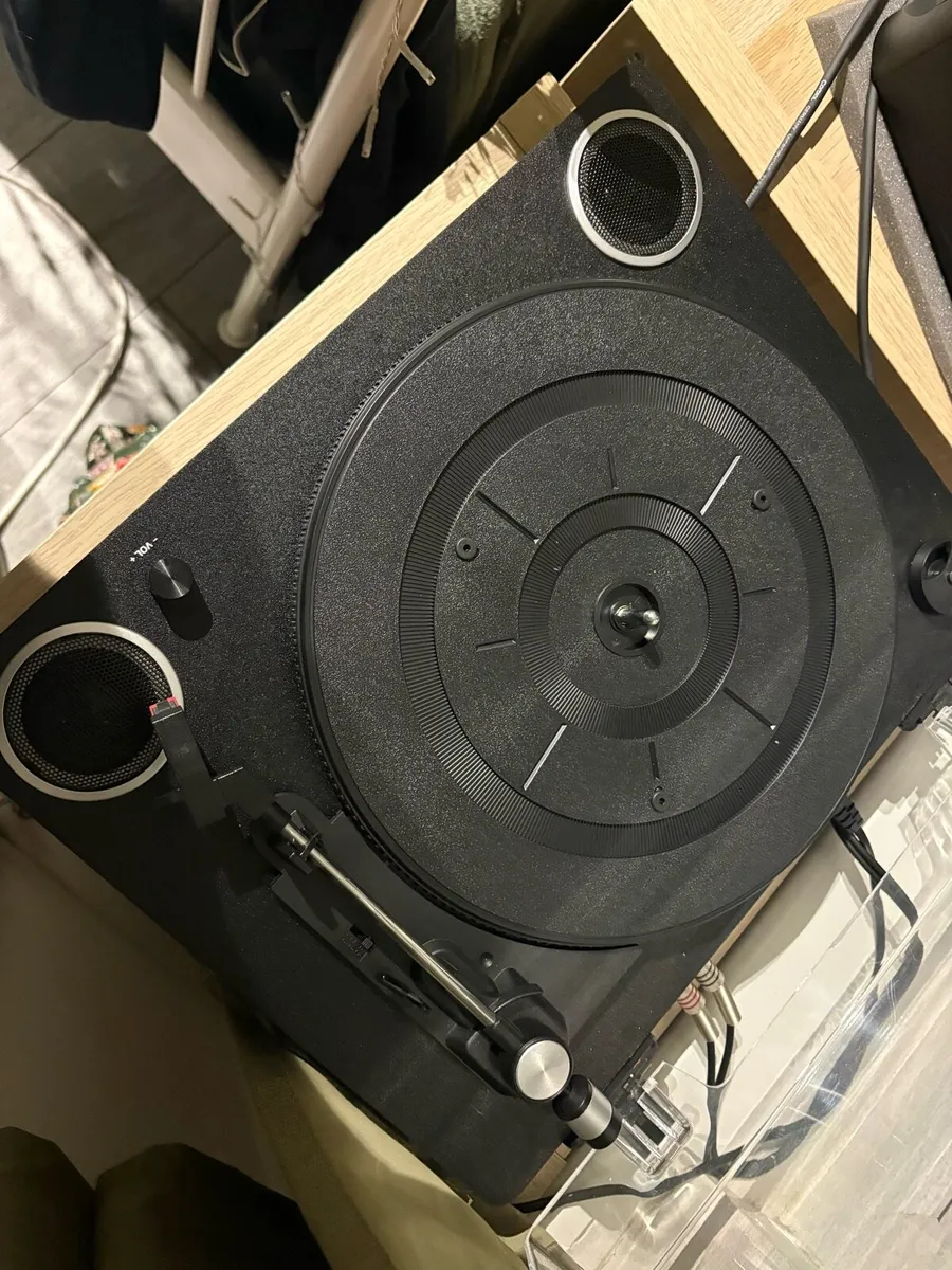 Record Player - Image 2