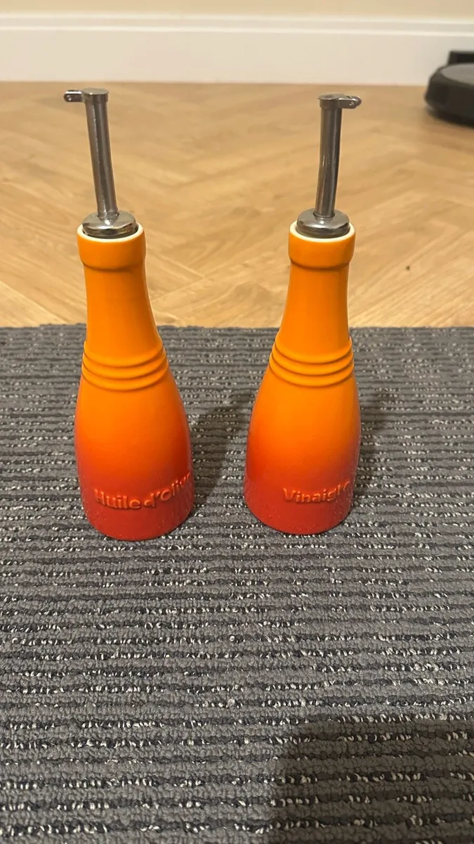 Le creuset oil vinegar pourers salt pepper shakers - Image 2