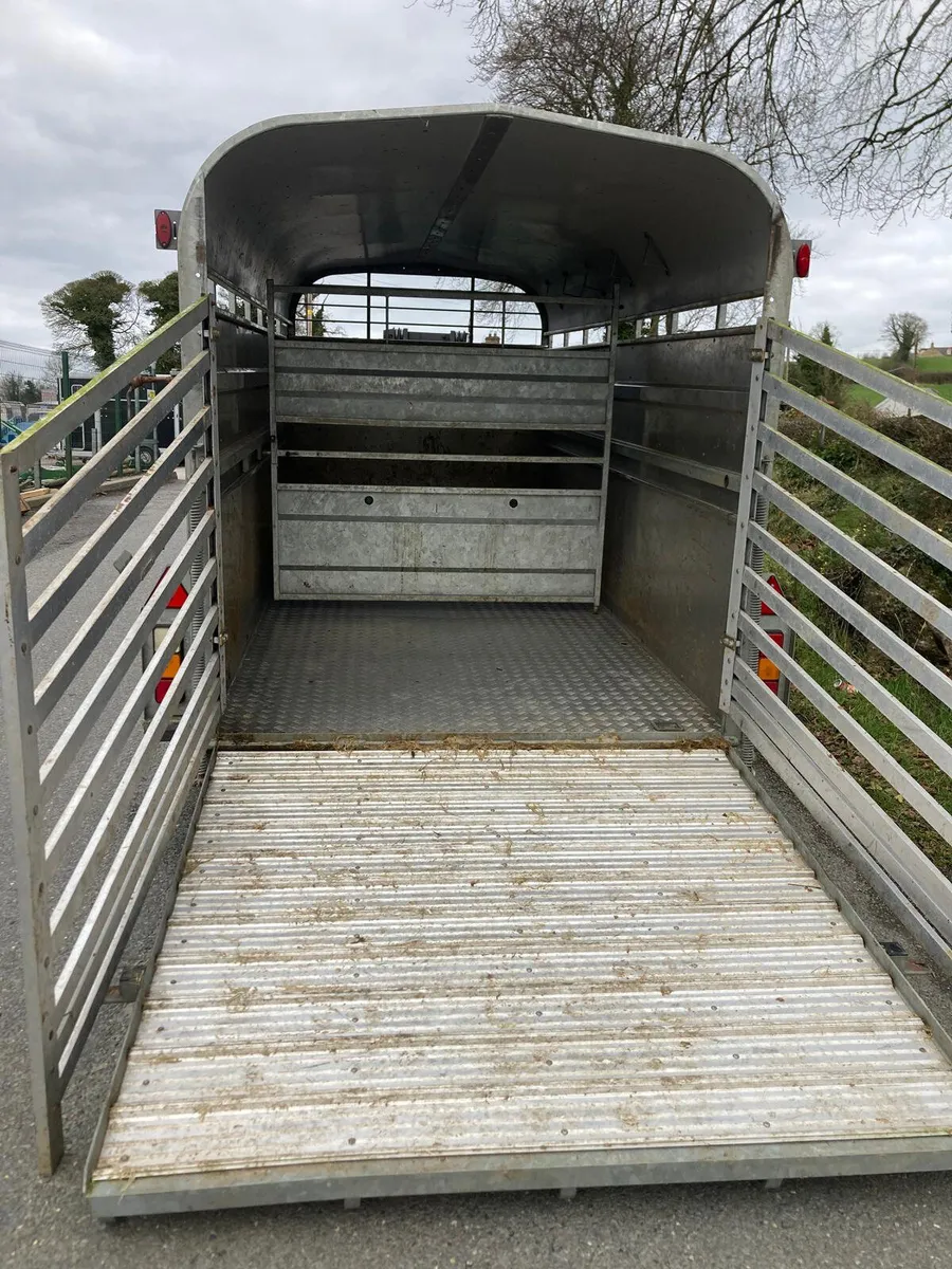 2023 Nugent 14x6 Tri Axle Cattle Trailer - Image 3