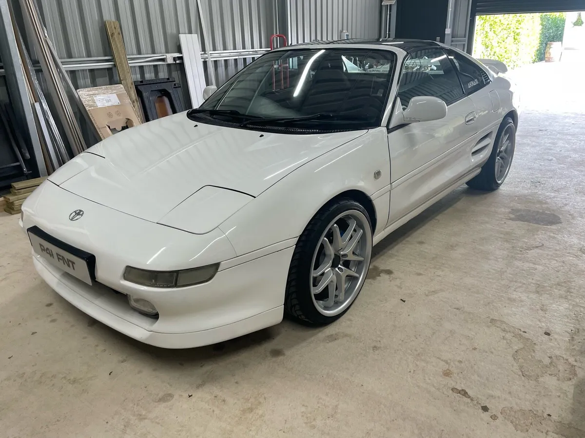 MR 2 GT T-BAR - Image 3