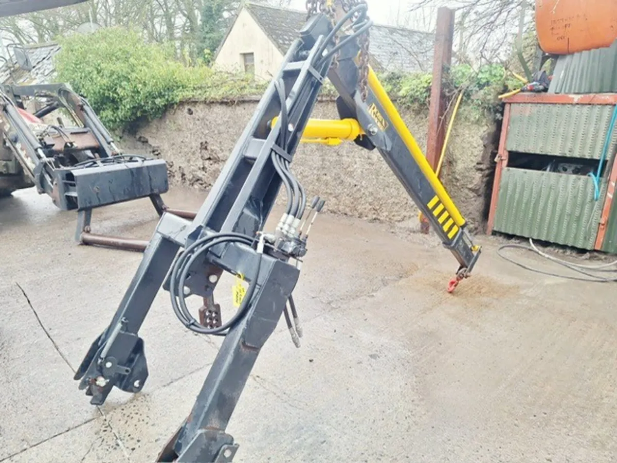 2022 Rossmore Fertilizer Hoist High Frame - Image 3