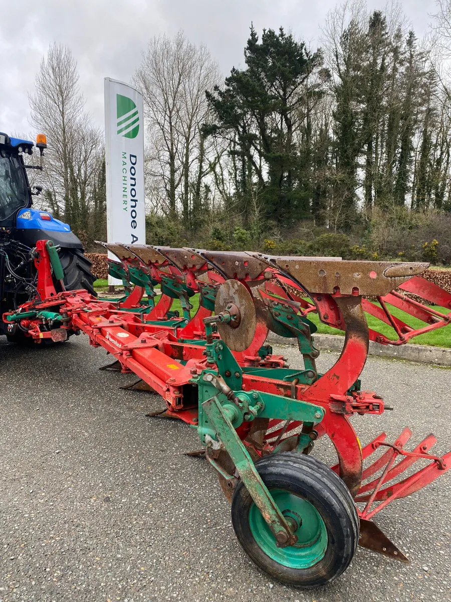 Kverneland ES 5 Furrow Plough - Image 1