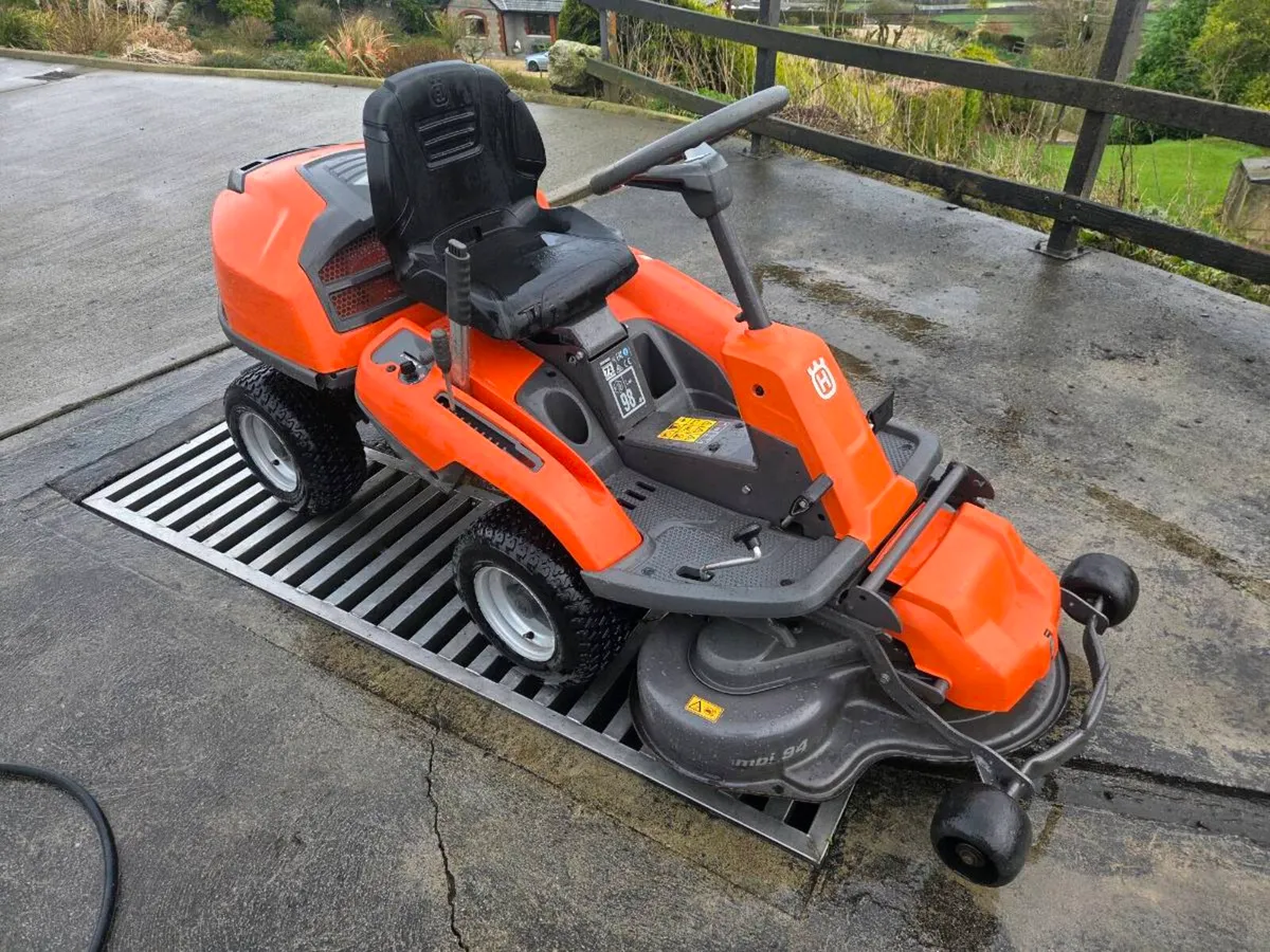 Husquvana lawnmower for sale - Image 1