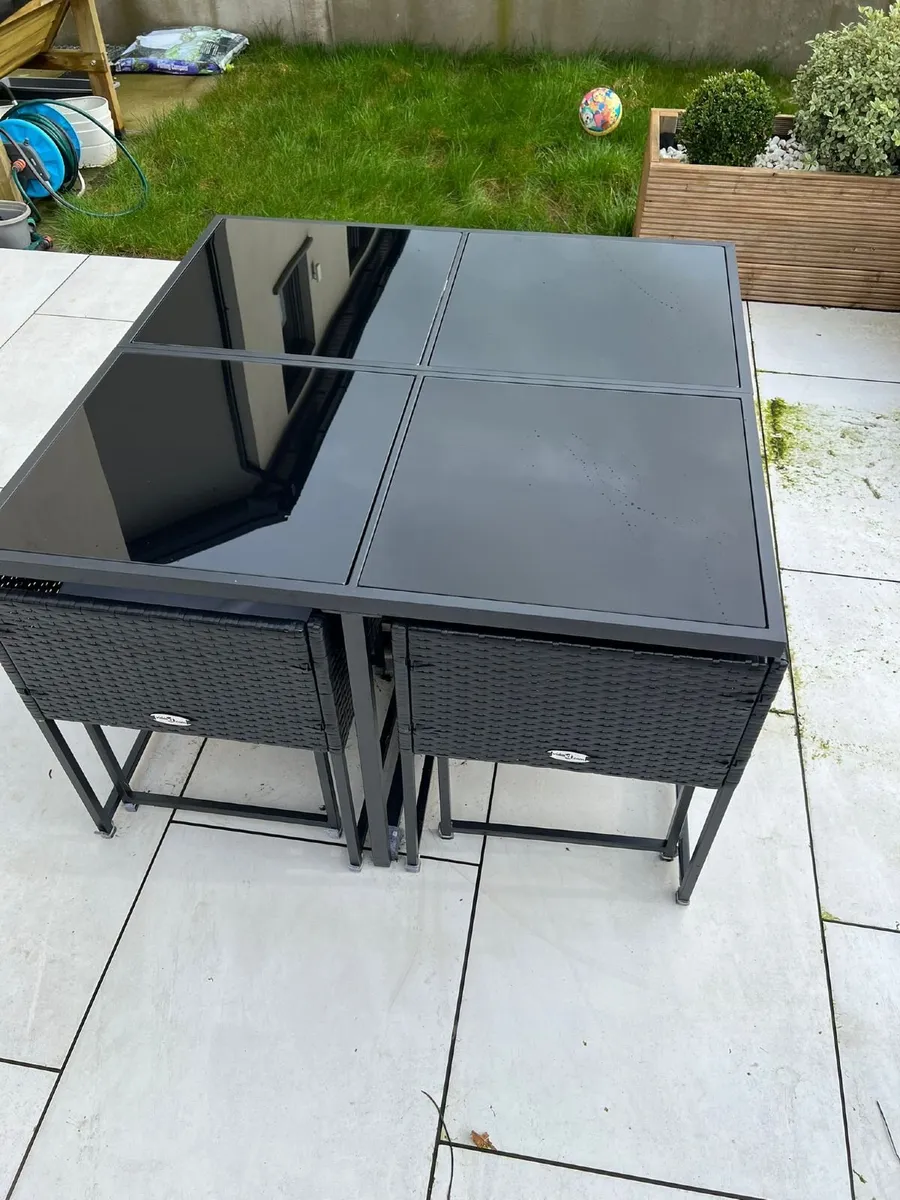 Garden cube Table with 8 seats - Image 2
