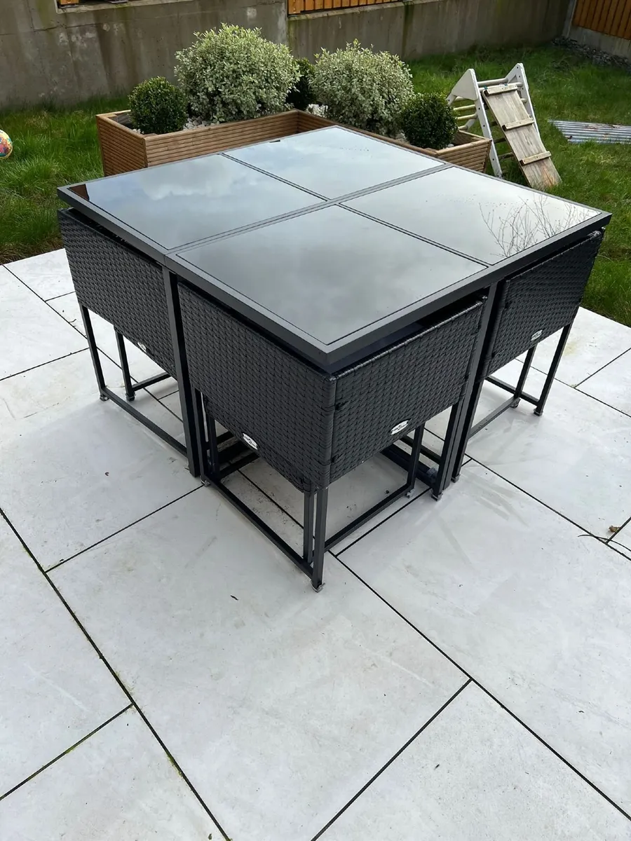 Garden cube Table with 8 seats - Image 3