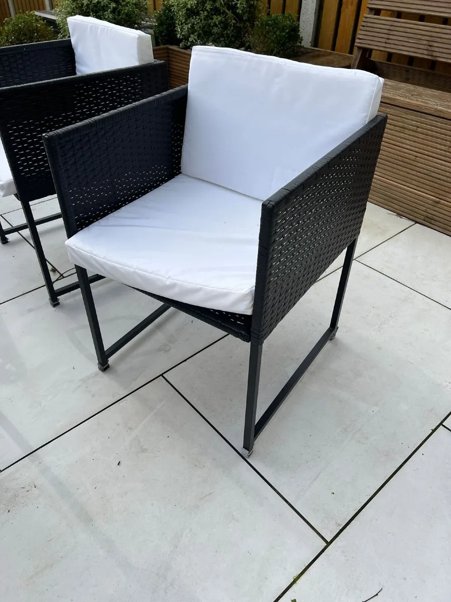 Garden cube Table with 8 seats - Image 4